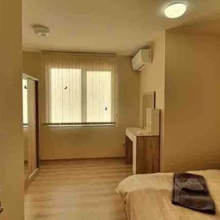 Апартамент Андромеда 1 Apartment Kazanlak